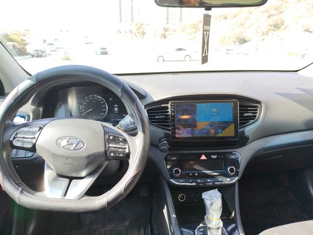 יונדאי איוניק