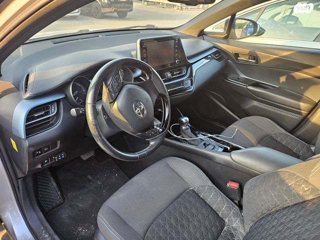 טויוטה C-HR