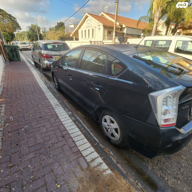 טויוטה פריוס