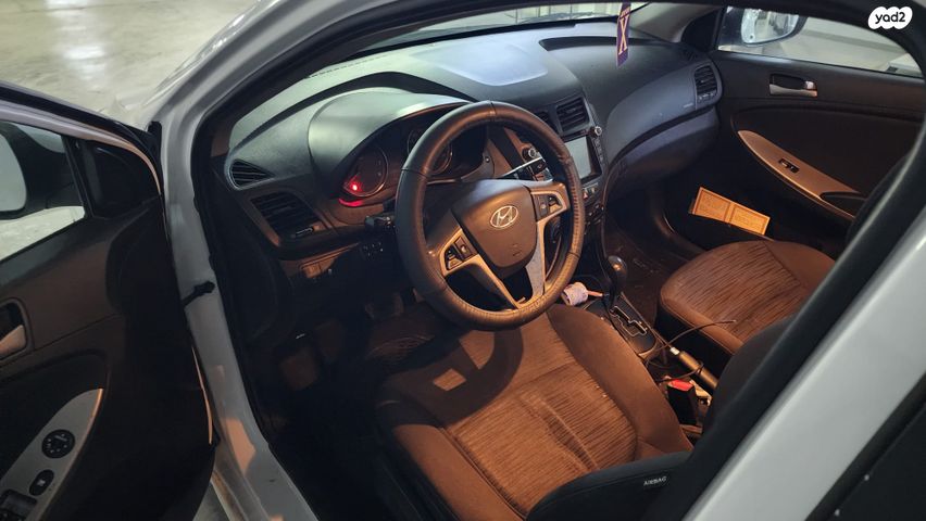 יונדאי אקסנט i25