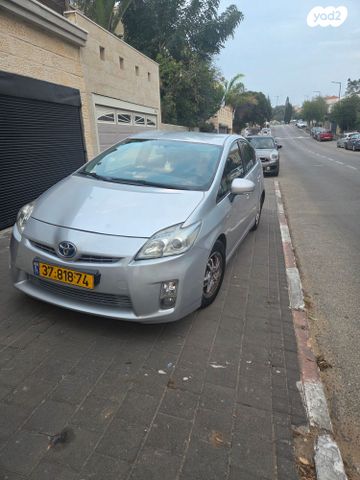 מודעת רכב טויוטה פריוס