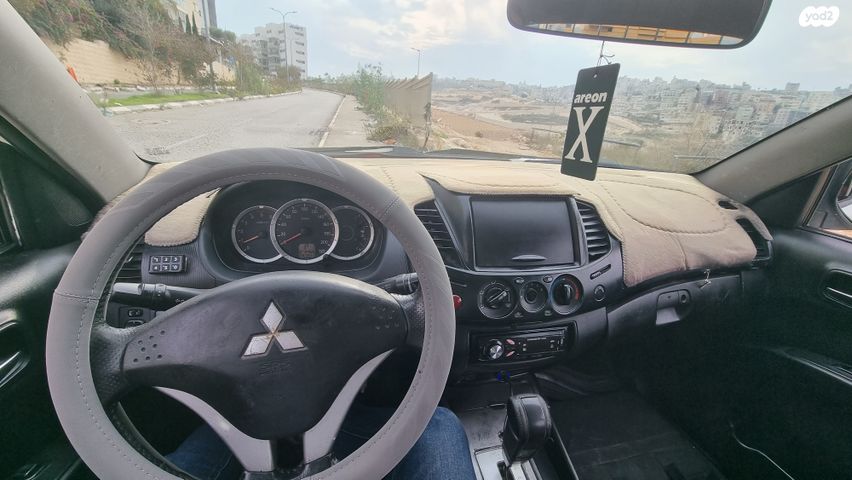 מיצובישי טרייטון / L200