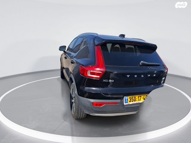 וולוו XC40