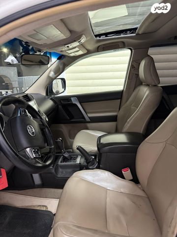 טויוטה לנד קרוזר