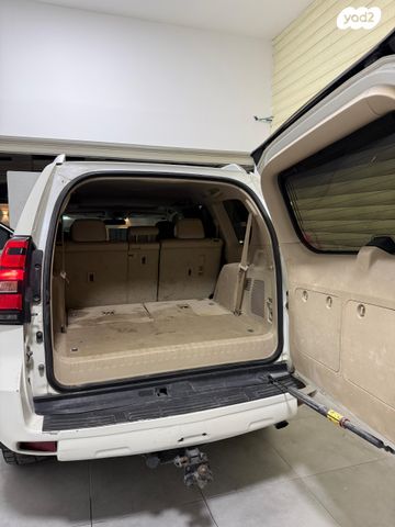 טויוטה לנד קרוזר