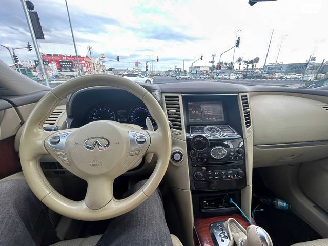 אינפיניטי QX70