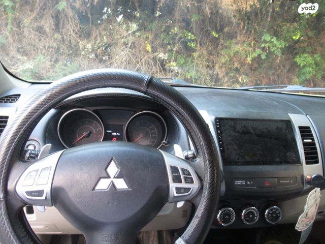 מיצובישי אאוטלנדר