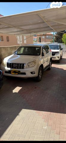 טויוטה לנד קרוזר