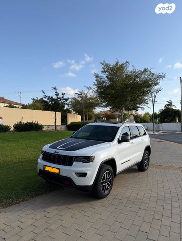 מודעת רכב ג'יפ גרנד צ'ירוקי