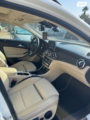 מרצדס-בנץ GLA