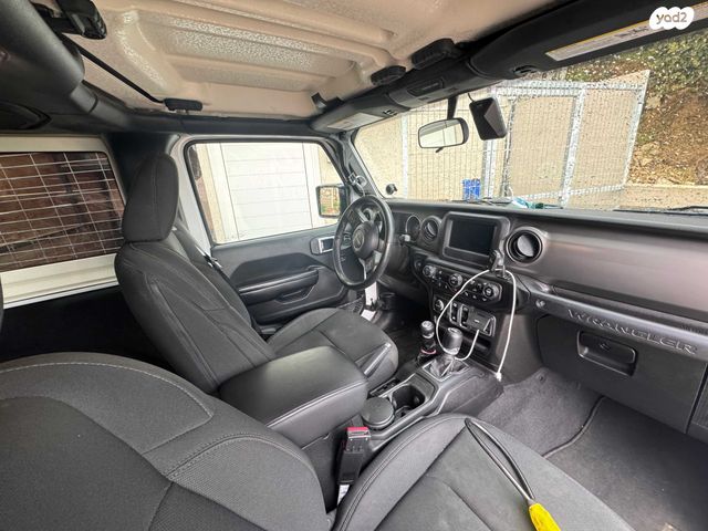 מודעת רכב ג'יפ רנגלר