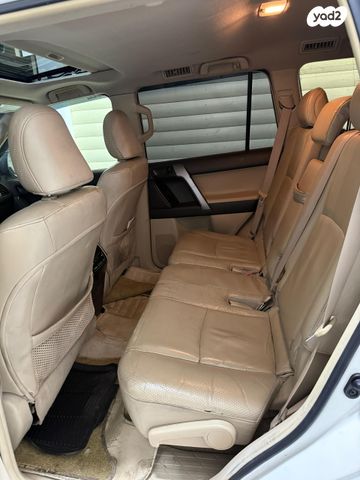 טויוטה לנד קרוזר