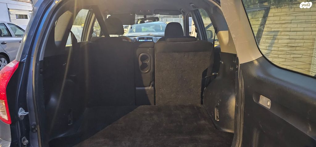 מודעת רכב טויוטה RAV4