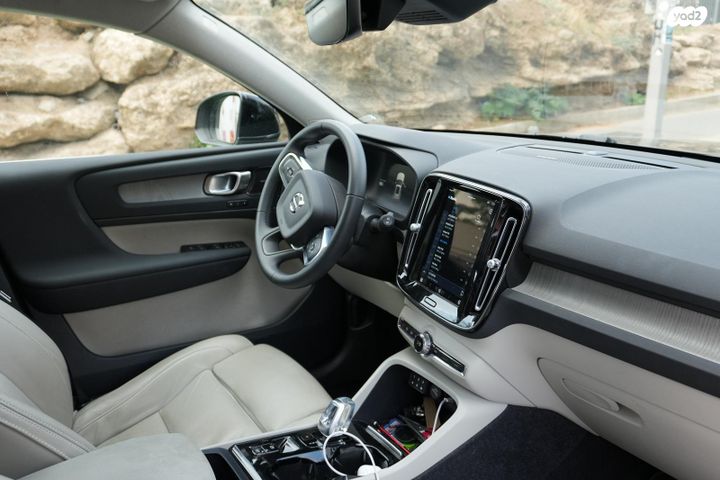 מודעת רכב וולוו XC40