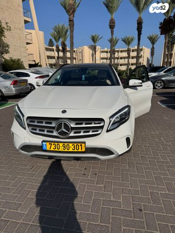 מרצדס-בנץ GLA