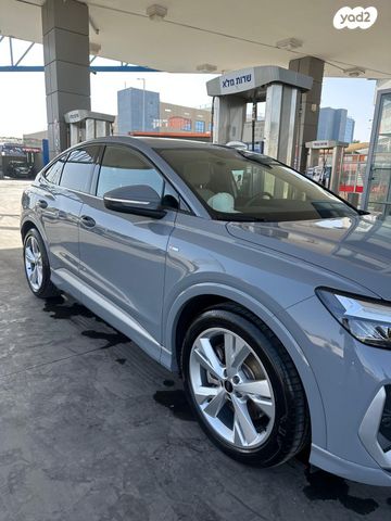 מודעת רכב אאודי Q4 e-tron