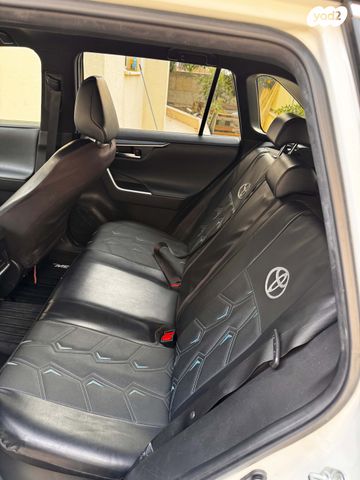טויוטה RAV4