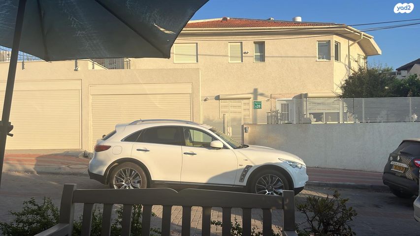 אינפיניטי QX70