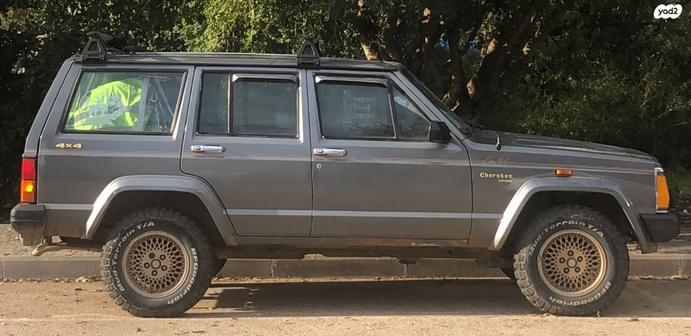 מודעת רכב ג'יפ CJ