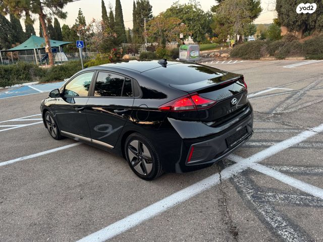 יונדאי איוניק