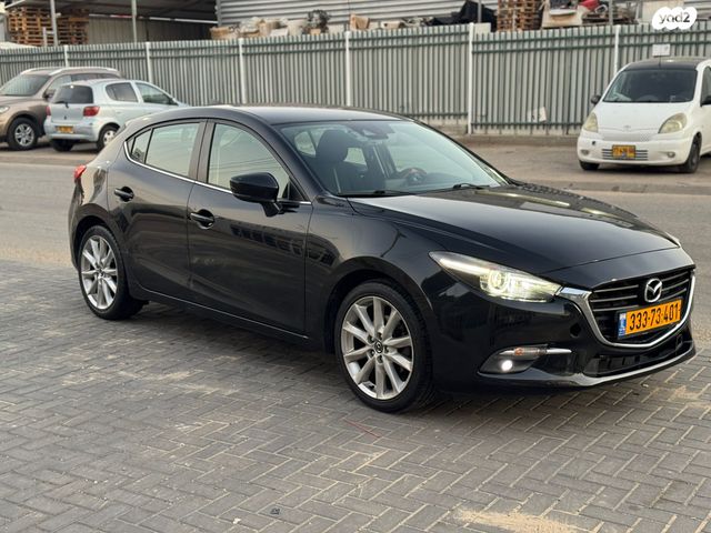 מאזדה 3