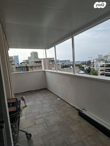 גג/ פנטהאוז, דוד צדוק 9, בן גוריון, חולון