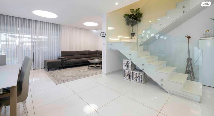 דירת גן, יוסי בנאי 18, קרית האמנים, מצליח, רמלה