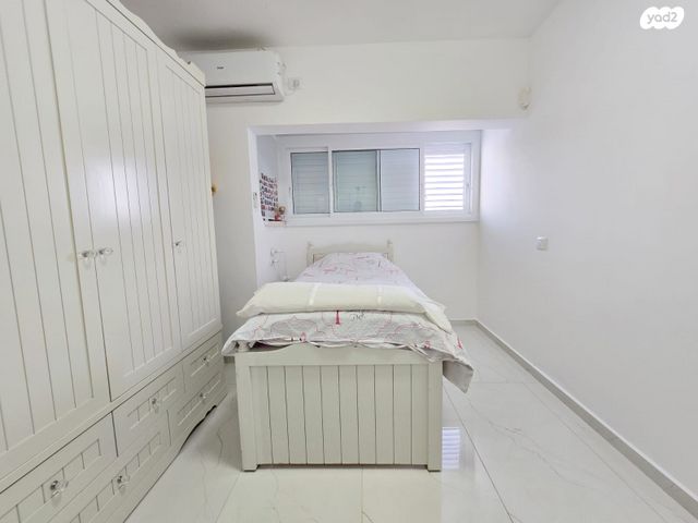 גג/ פנטהאוז, דוד צדוק 9, בן גוריון, חולון