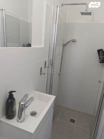 דירה, מנחם בגין 12, נווה גנים, קרית מוצקין