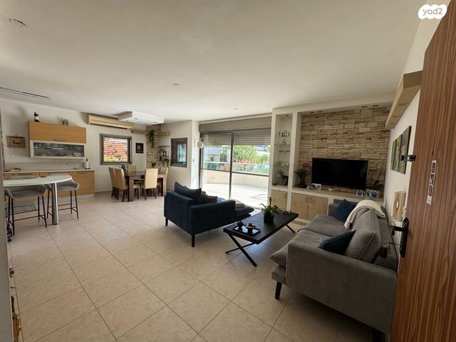 דרך ירושלים 10