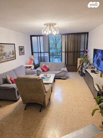 דירה, רחל המשוררת 9, עין גנים, פתח תקווה