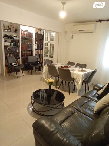 דירה, אברהם שטרן 55, קרית היובל, ירושלים