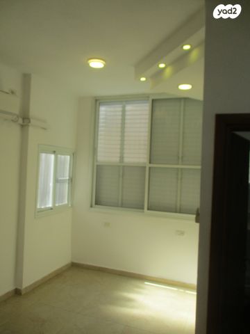 דרך זאב ז'בוטינסקי 24