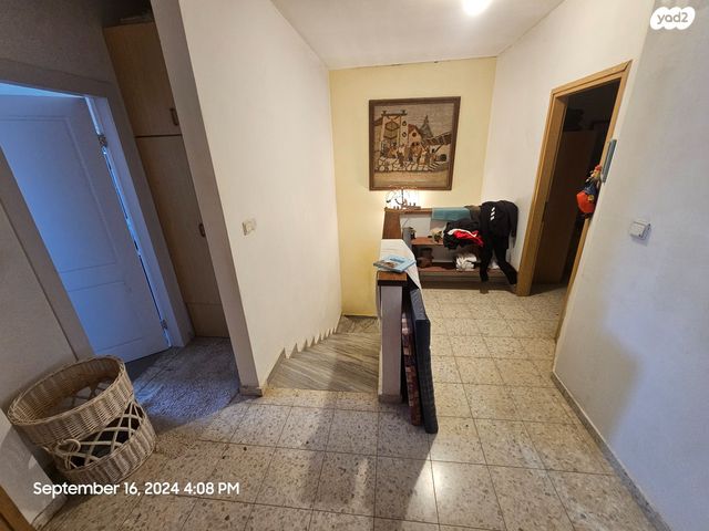 דו משפחתי, יהלום 23, פרחי הדר, פרדס חנה כרכור