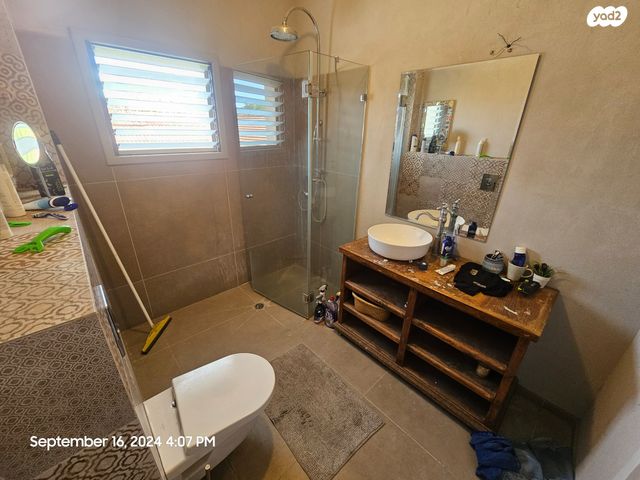 דו משפחתי, יהלום 23, פרחי הדר, פרדס חנה כרכור