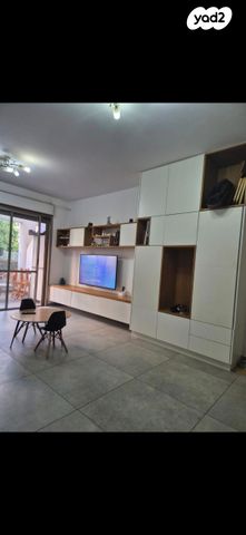 דירה, יצחק בן צבי 4, מתחם 200, הוד השרון