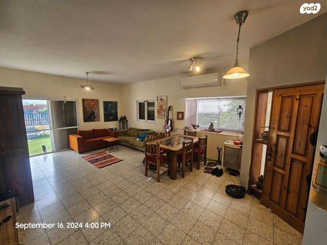 דו משפחתי, יהלום 23, פרחי הדר, פרדס חנה כרכור