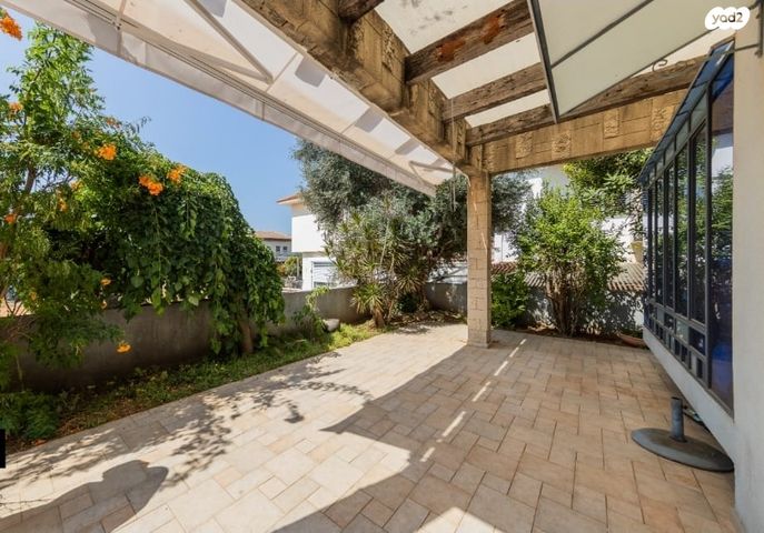 דו משפחתי, הנרקיס 29, פרדסיה, פרדסיה