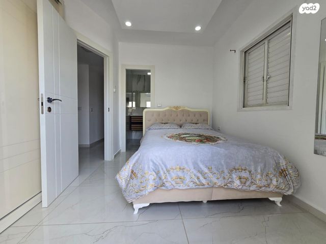 גג/ פנטהאוז, דוד צדוק 9, בן גוריון, חולון