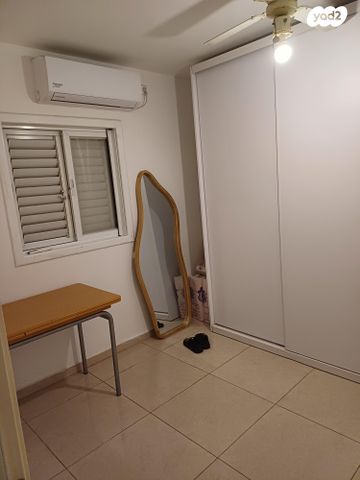 דירה, התחייה 23, נאות שושנים, חולון