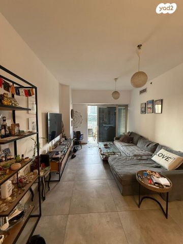 דרך מנחם בגין 144