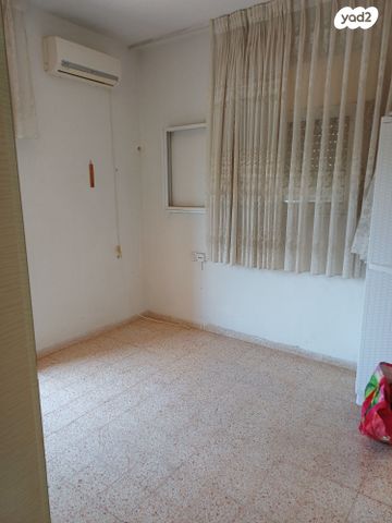 דירה, רות 14, כרמליה, חיפה