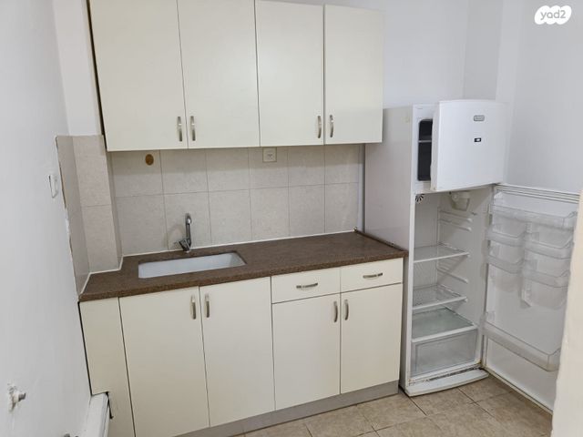 דירת גן, יציאת אירופה תש"ז 13, קרית שפרינצק, חיפה