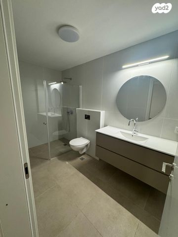 מרתף/ פרטר, יער חורשים 6, שכונה 11, תל מונד