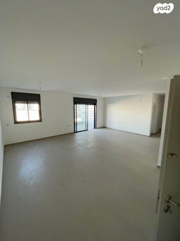 דירה, אסתר המלכה 13, כרמי גת, קרית גת