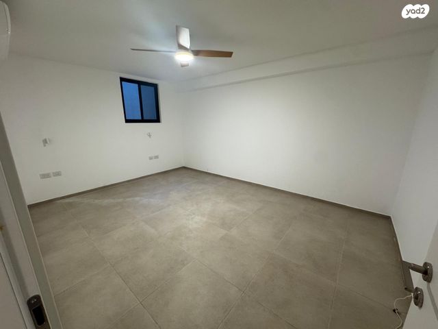 מרתף/ פרטר, יער חורשים 6, שכונה 11, תל מונד