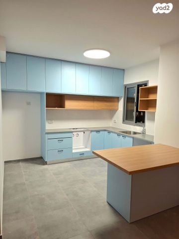 לאה גולדברג 1