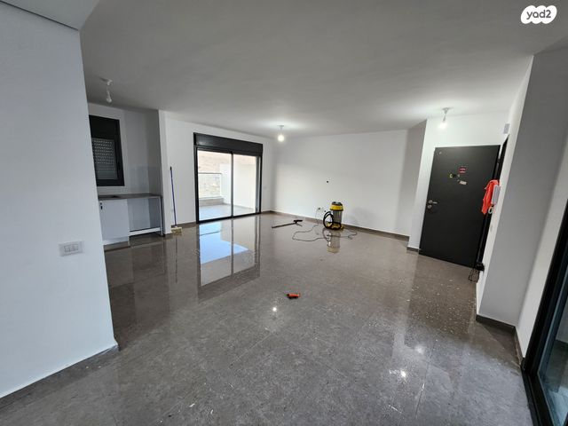 דירה, הרב מרדכי אליהו 22, השחר, דימונה