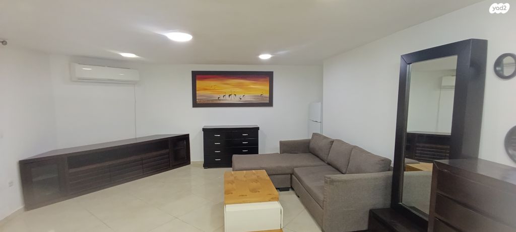 נחום אהרנפלד 24