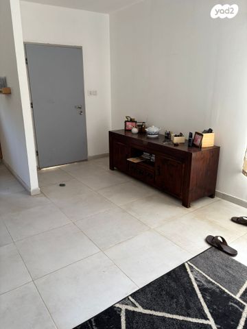 דו משפחתי, האיכרים 11, שפיר, שפיר